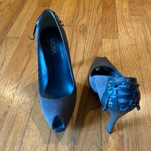 Velika Heels Gray Size 9 Peep Toe Suede Vintage 4” Heel